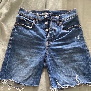 Old Navy Ski-Hi Short, Size 4